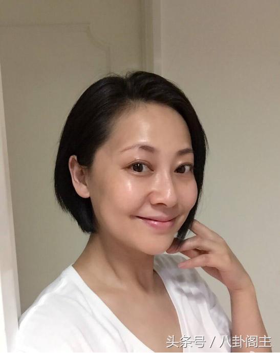一样是43岁，林志玲还在和90后演情侣，而她只能演母亲了！