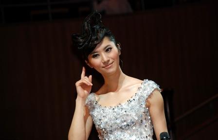 江映蓉段林希周笔畅大变样，当年的选秀歌手是约好了集体换发型吗？