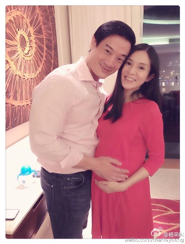 42岁杨采妮 早产诞双胞胎