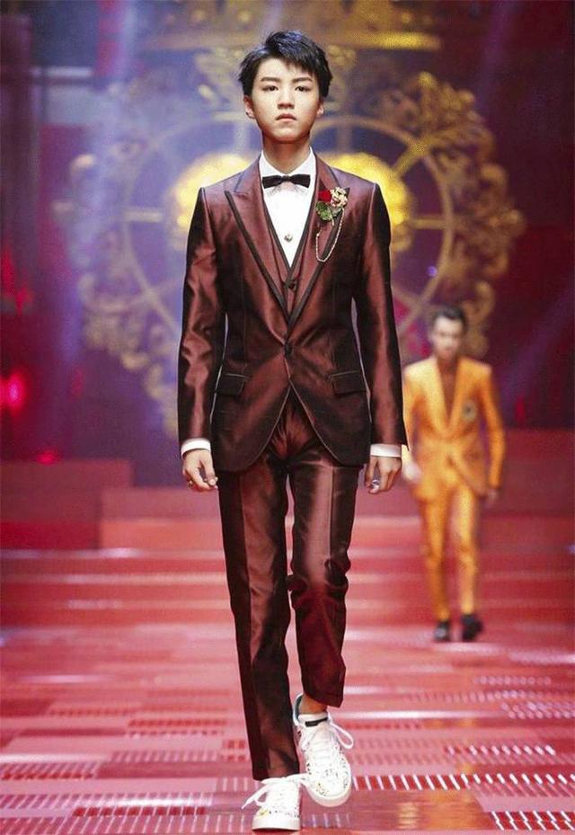 陈坤胡歌领衔中国明星团型爆米兰，衣品没有最好只有更好｜时装周