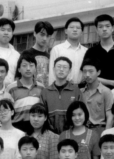 林更新大学时很帅，而在合肥当老师的陈晓也是个不走寻常路的男子