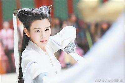 女星古装白衣大合集：关晓彤最尴尬，刘亦菲最仙，而最美是她！