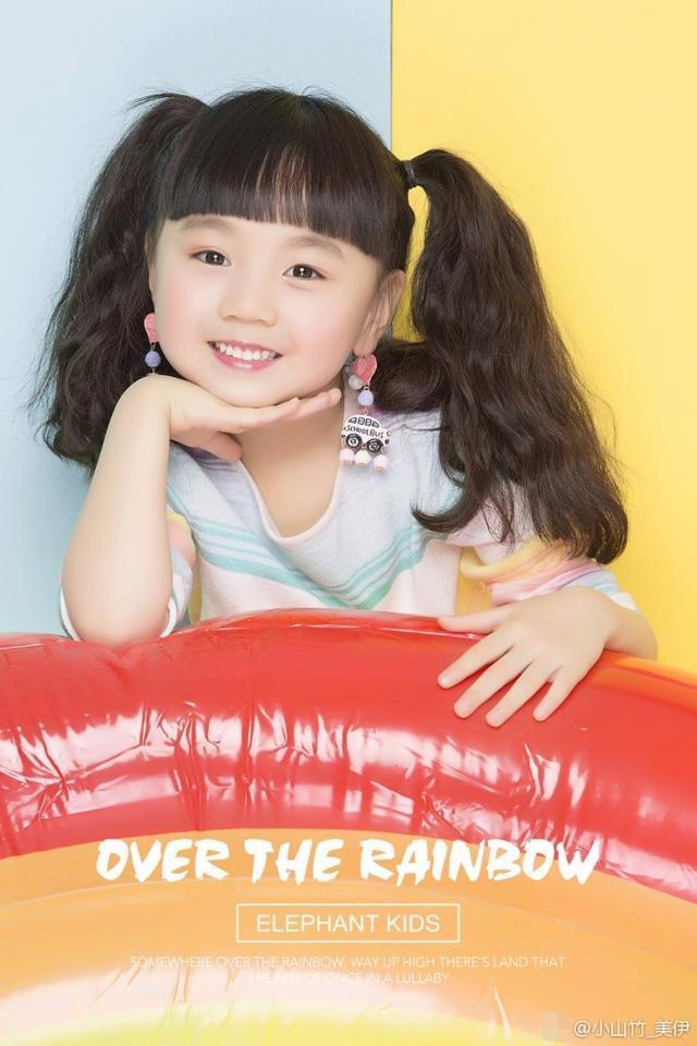 阿拉蕾最新造型好喜庆，被选为幼儿园礼仪小姐，完胜五岁小山竹？