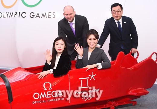 韩国原花样滑冰运动员金妍儿出席 冬奥会宣传活动