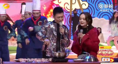 黄晓明参加湖南卫视春晚大秀rap，网友：假唱，口型都没对上