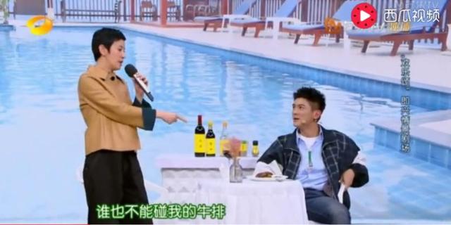 杜江和吴君如搭档演小品，却被粤语整懵，他的救场让人不得不服！