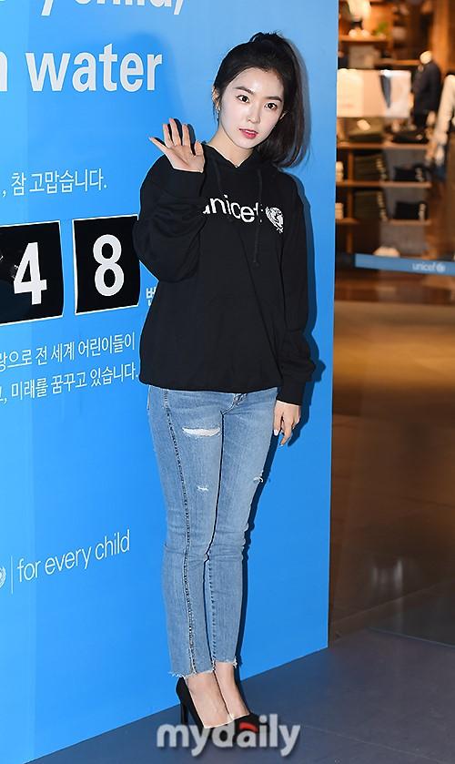 韩国女团Red Velvet成员 Irene首尔参加公益宣传活动