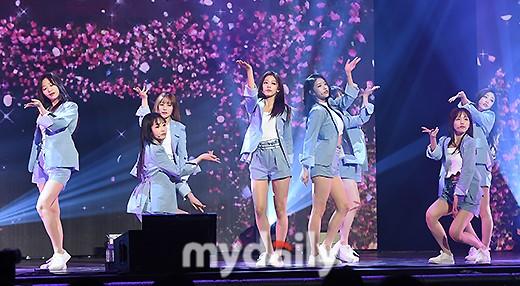 韩国女团 lovelyz第四张迷你专辑《治癒》发售showcase