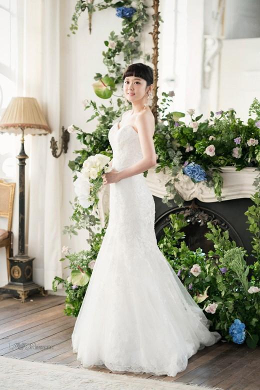 韩国女艺人张娜拉拍婚纱写真 展清纯动人魅力