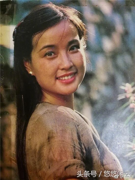 刘晓庆晒11次登“大众电影”封面照片，网友：自然的年代真美