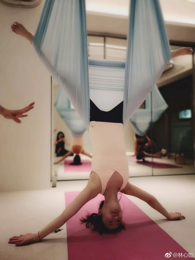陈冠希老婆做空中瑜伽秀马甲线，身材曲线太好看了吧
