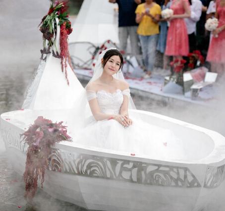 陈晓陈妍希再拍婚纱照，当年的婚纱照曾被吐槽“水桶腰”