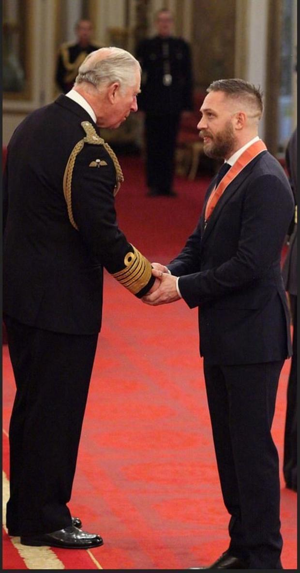 汤姆·哈迪获颁大英帝国司令勋章