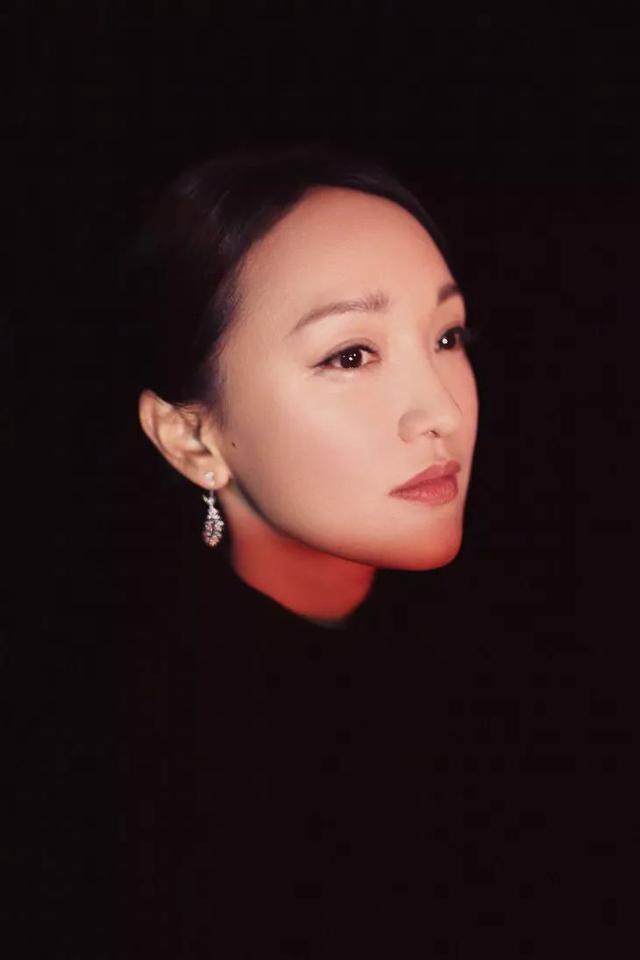 猜，第一个登上国外街拍网站的华人女明星是谁？