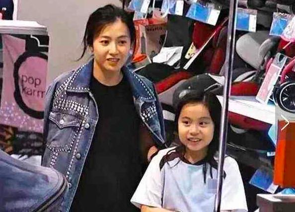 富豪刘銮雄10岁大女儿创业，钟楚红、郑秀文都曾光顾她的生意