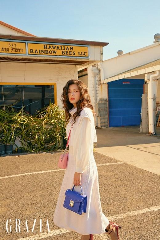 韩国女艺人李先彬夏威夷拍时装杂志照