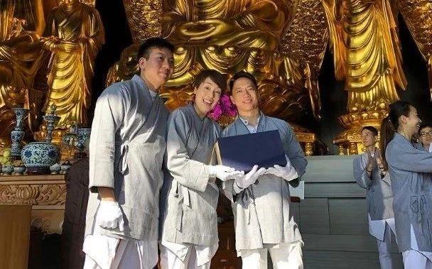 斋戒三日期满出关！47岁TVB女星圣诞节入寺庙：很难忘的体验