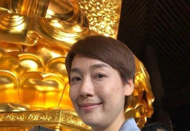 斋戒三日期满出关！47岁TVB女星圣诞节入寺庙：很难忘的体验