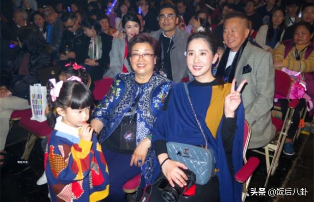 陈晓东演唱会小14岁老婆美艳抢镜，两女儿与爸爸同台表演超可爱