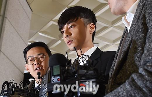 韩国歌手Roy Kim涉嫌散布淫秽图片接受警方调查