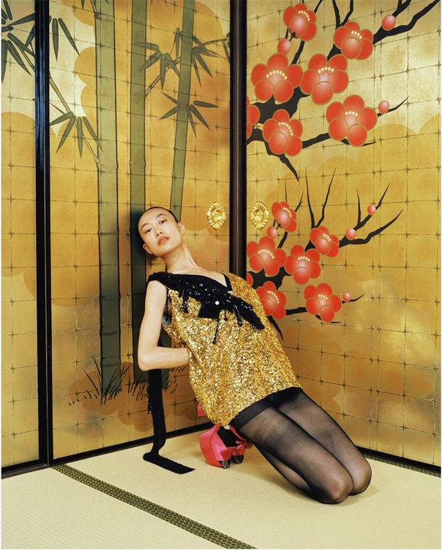 多套造型上封面，29岁秦舒培终于秀出超模范儿！高级美说的就是她