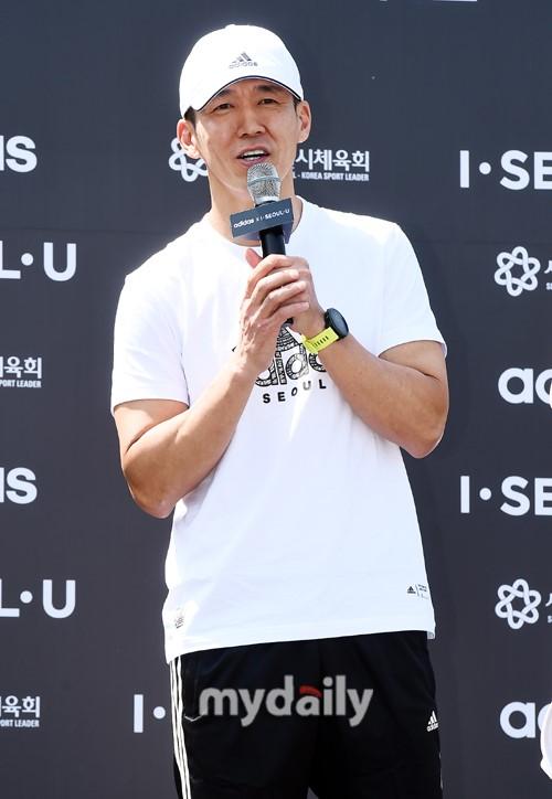 韩国艺人文佳菲Sean出席体育品牌宣传活动