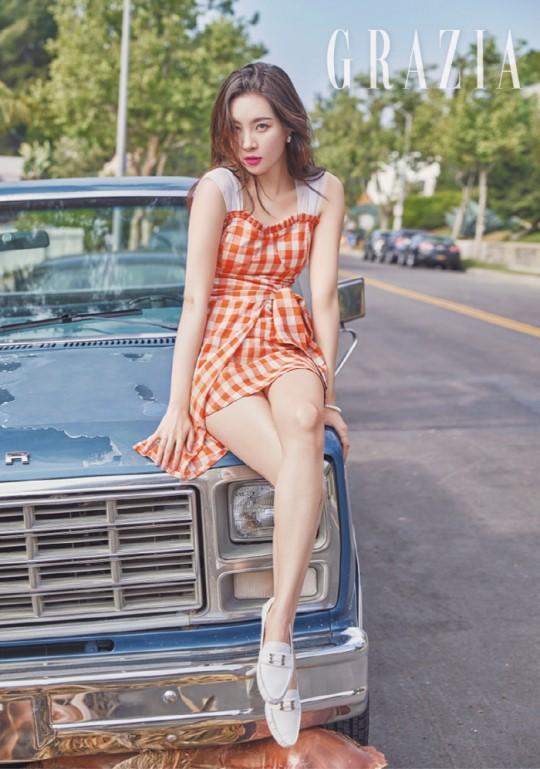韩国女艺人宣美洛杉矶拍时装杂志照