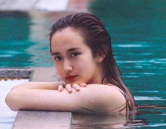 TVB“御用坏人”骆达华长相凶恶，17岁女儿却因出水芙蓉走红网络