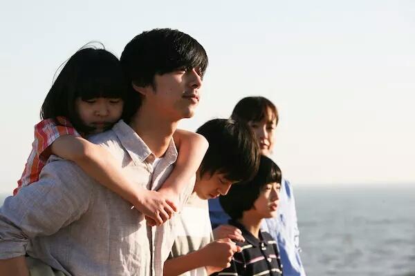 韩国再出催泪高分电影，李光洙突破形象演仅5岁智力的游泳天才