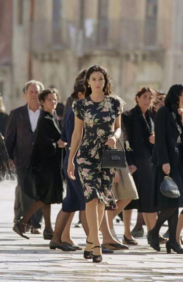 都说法国女人最会穿，你把意大利女人放哪里？