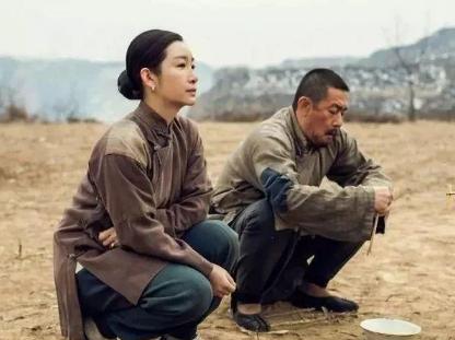 张嘉译合作过的几位女演员：闫妮是老乡，和王海燕结为夫妻