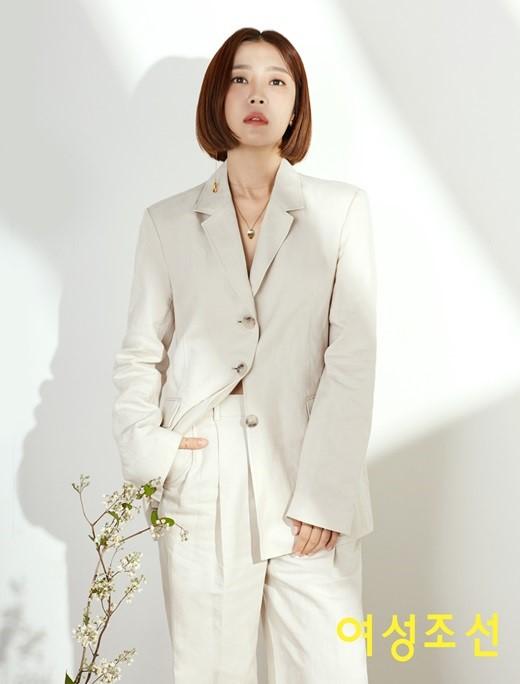 韩国女艺人申多恩最新时装杂志写真曝光