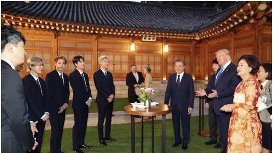 当特朗普遇到韩国偶像组合EXO……