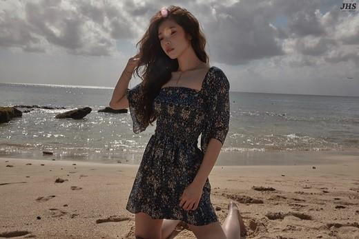 韩国女艺人全孝盛巴厘岛海边拍摄最新写真曝光
