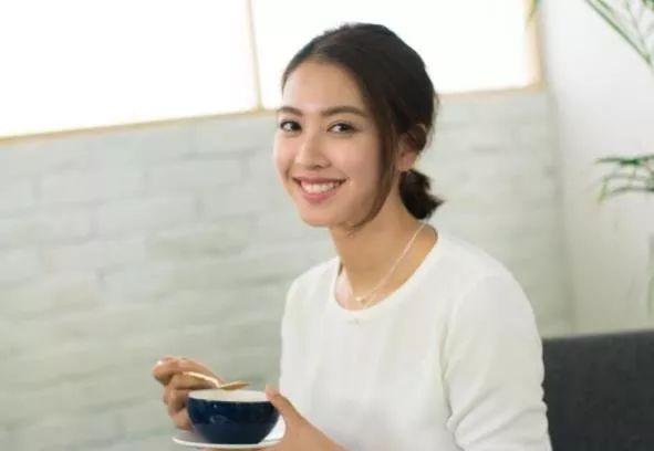 TVB人气港姐宣布正式成为人妻 澄清否认卖物业移民新加坡