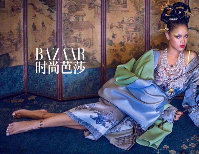 蕾哈娜“黎超模”登封 荧光妆容演绎别样中国风