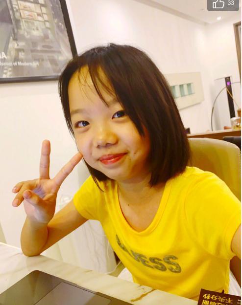 黄晓明干女儿正面照曝光，11岁就会写小说，身份引猜测