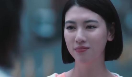 周杰伦新歌MV女主戳脸杀惹哭歌迷，她今年6月曾来上海宣传新片