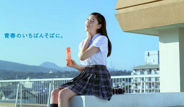 周杰伦新歌MV女主戳脸杀惹哭歌迷，她今年6月曾来上海宣传新片