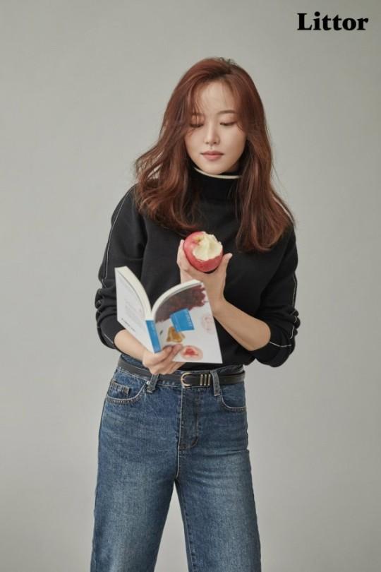 韩国女艺人姜汉娜最新杂志写真曝光