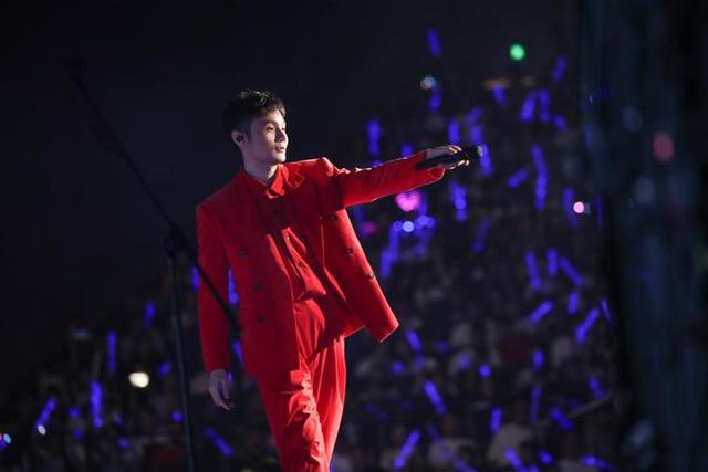 李荣浩演唱会天津站开票，2020.1.11共赴一场「年少有为」的珍贵