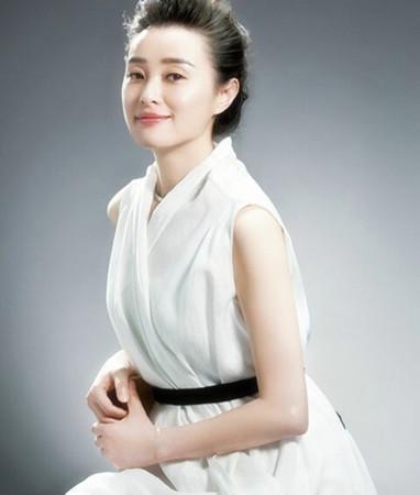 出生在上海的女星，黄圣依出道就演星爷电影，没想到还有邓紫棋