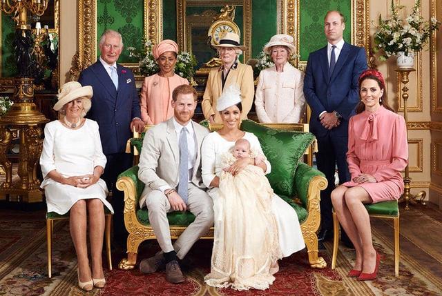 哈里梅根退出英国王室高级成员，现代版爱德华八世和辛普森夫人？