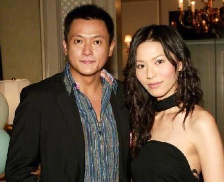 前TVB男星发胖明显 小20岁娇妻被曝婚内出轨与外籍男在车内激吻