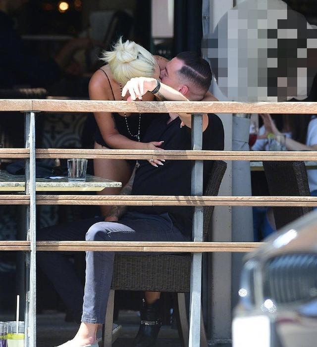 Lady Gaga与一神秘男子接吻，疑似新恋情曝光，曾三次取消婚约