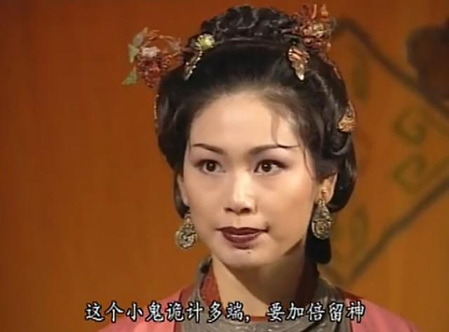 她是张智霖的荧幕情侣，《鹿鼎记》"最美苏荃"，52岁容颜零走样