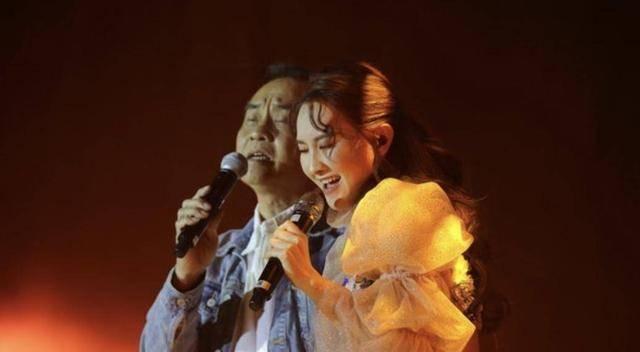 香港人气女歌手出席节目宣传新歌 慨叹在家像是在倒数生命