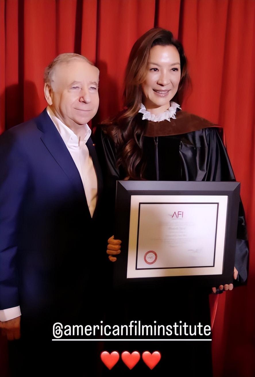 60岁杨紫琼获博士学位！成获该荣誉亚洲第一人，大16岁老公罕露面