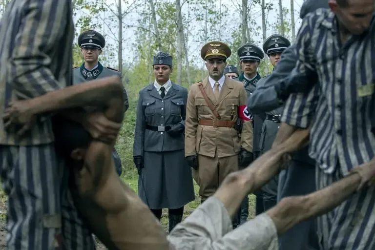 《第三次世界大战》：一个临时演员意外获得“希特勒”的机会