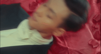 “启月夫妇”迎来洞房花烛夜 赵丽颖卖萌索吻